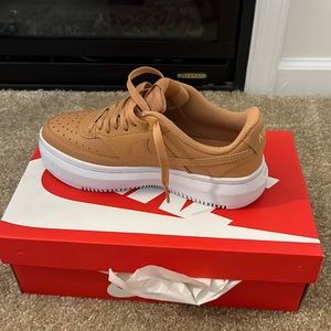 Nike Court Vision Alta LTR